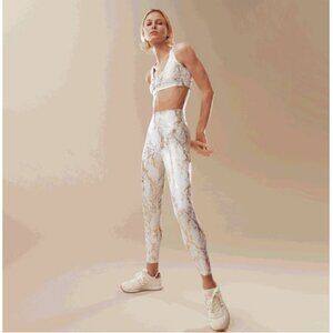 💕CARBON38💕 Metallic Snake Set Bra + High Rise Leggings ~ Cream/Gold Large NWT